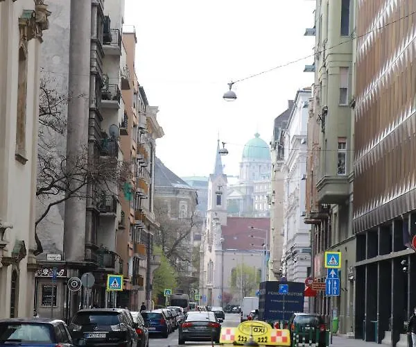 Fornax With Balcony Apartment Budapest