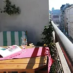 Fornax With Balcony Apartamento *